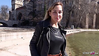 سيا جي تعرض ثدييها الكبيرين ويتم التقاطها للجنس بدون واقي