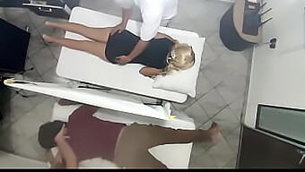 Vídeo Amador Captura Marido E Esposa Transando Durante A Massagem.