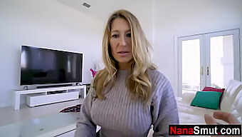 Mamie Mature Avec Un Côté Coquin Profite D'Une Session Chaude Avec Son Beau-Fils