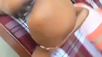 Sri Lankan Amateur Girl Gives A Big Cock A Hard Blowjob And Gets Fucked Hard