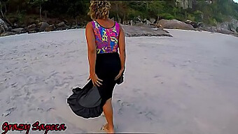 Milf Na Praia: O Duro Que Sinto