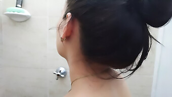 Adik Tiri Latina Menikmati Anal Fucking Dalam Video Hd