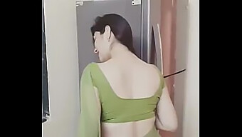 In Search Of Desi Girls With Amazing Sexy Bodies (18)