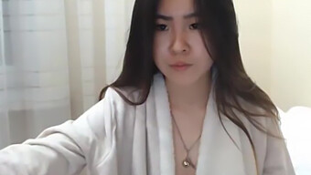 Amateur Asian Girl Squirts On Camera