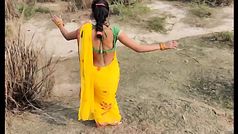 Indian (Hindi) 18 Year-Old Girl'S Outdoor Sex Show