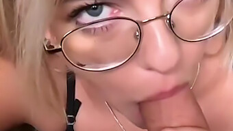 Aksi Pov Hd Dengan Gadis Nerdy Cantik Berkacamata