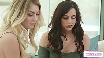 Sex Lesbian Cu Fața Nataliei Star În Amestec