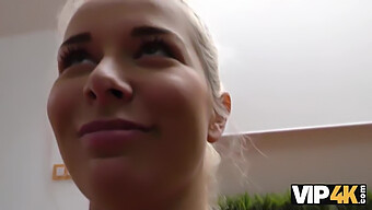 Nikky Dreams Blondine Bekommt Überraschungs-Blowjob Von Einem Fremden