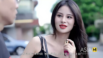 Cô Gái Châu Á Song Ni Ke Biểu Diễn Anal Và Cunnilingus Tự Quay