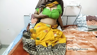 Indian Bhabhi ชอบโชว์ชุด Salwar ของเธอ