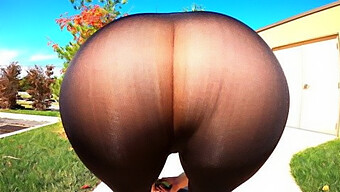 Beleza De Bunda Grande Em Calças De Yoga