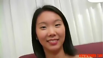 18+ Teen Amateur: Asiatisches Hurenhaustier In Kostenlosem Pornovideo