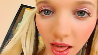 Vintage Duitse Porno: De Close-Up Masturbatie Van Een Blonde Tiener