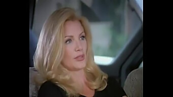 Shannon Tweed Aistillisessa Dawnin Elokuvassa