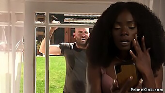 Interracial Bdsm: Schwarzes Mädchen Nimmt Großen Schwanz Auf